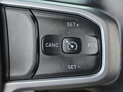 Used 2024 RAM 2500 Big Horn image 28