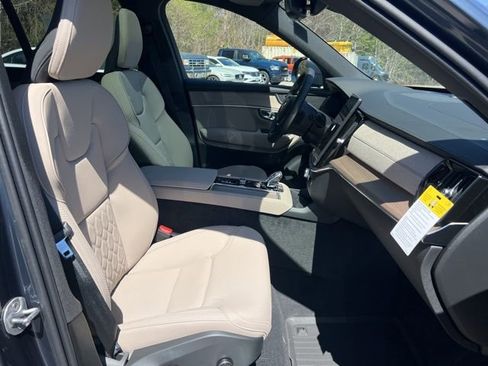 New 2026 Volvo XC90 B5 Core w/ Protection Package AWD/4WD image 15