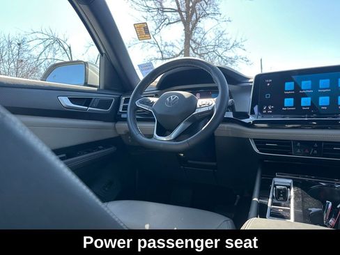 Used 2025 Volkswagen Atlas Cross Sport SEL AWD/4WD image 19