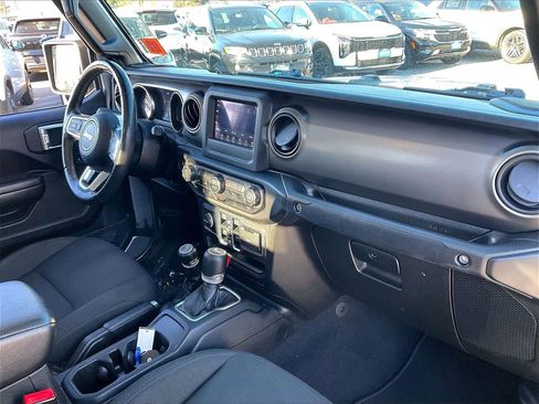 Used 2020 Jeep Gladiator Sport w/ Quick Order Package 24S image 13