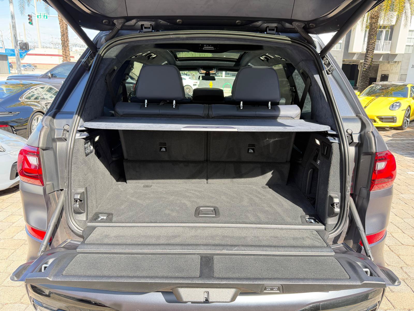 Used 2021 BMW X7 M50i AWD/4WD image 62