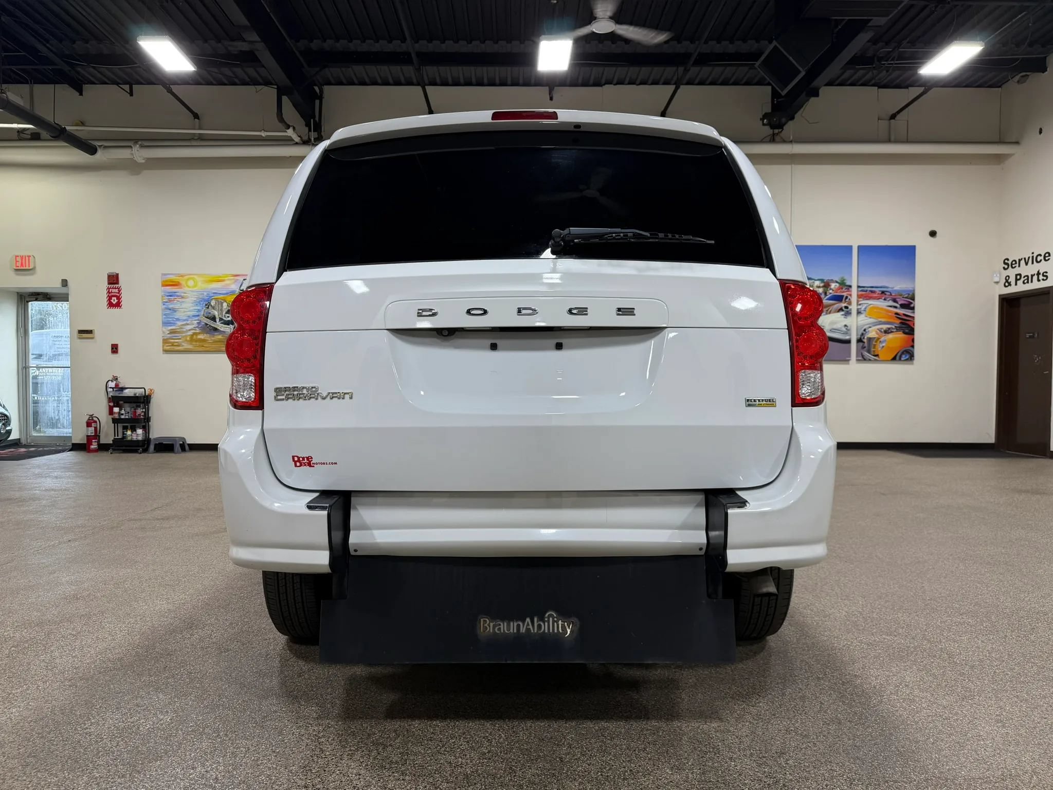 Used 2018 Dodge Grand Caravan SE FWD image 7