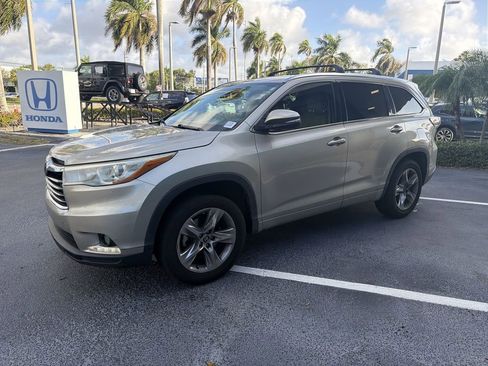 Used 2016 Toyota Highlander Limited Platinum image 4