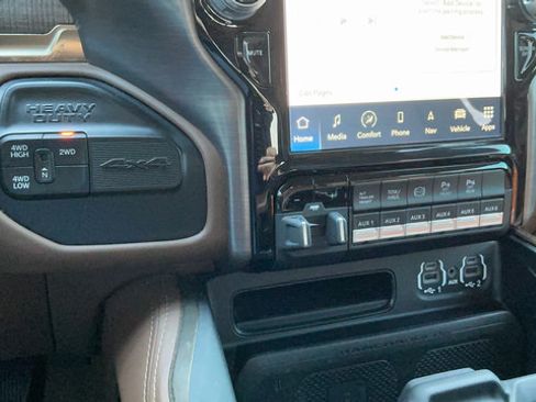 Used 2022 RAM 2500 Limited AWD/4WD image 17