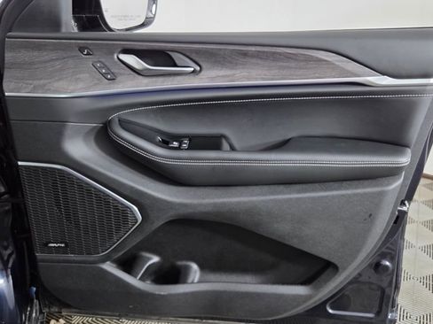 Used 2023 Jeep Grand Cherokee Overland w/ Luxury Tech Group IV image 37