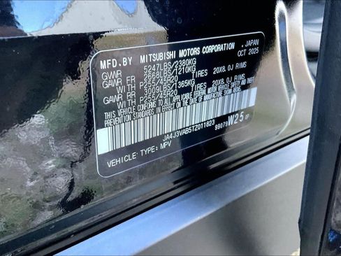 New 2026 Mitsubishi Outlander SE image 14