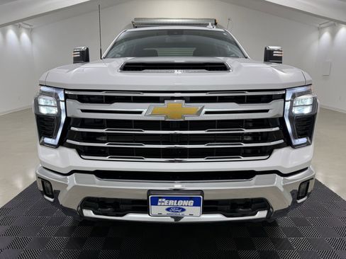 Used 2024 Chevrolet Silverado 2500 LTZ image 2
