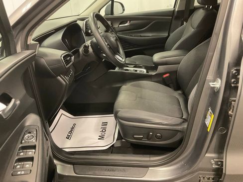 Used 2019 Hyundai Santa Fe SEL image 4