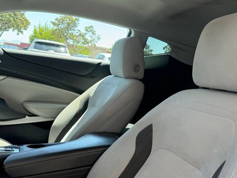 Used 2022 Chevrolet Camaro LT RWD image 7