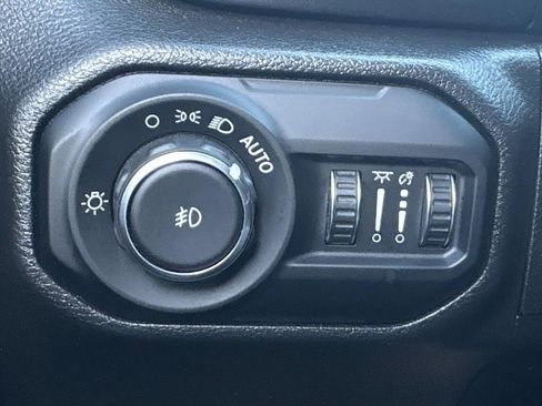 Used 2022 Jeep Wrangler Unlimited Sport image 25