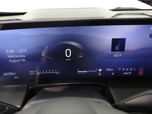 Certified 2025 Buick Enclave Avenir image 64