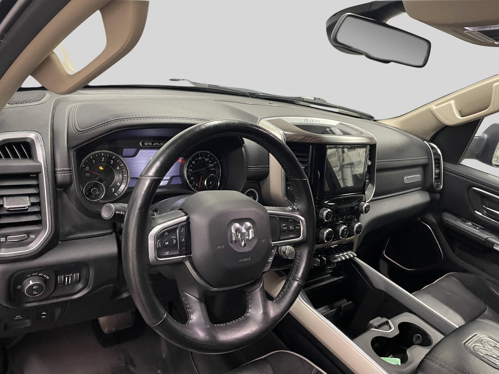 Used 2019 RAM 1500 Laramie AWD/4WD image 15