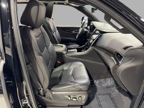 Used 2019 Cadillac Escalade Platinum image 20