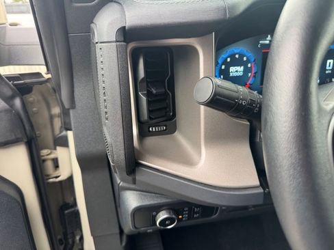 Used 2025 Ford Bronco Outer Banks AWD/4WD image 14