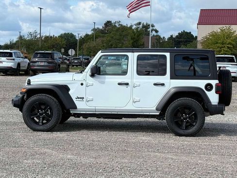 Used 2022 Jeep Wrangler Unlimited Sport AWD/4WD image 8