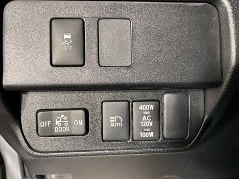 Used 2023 Toyota Tacoma TRD Sport AWD/4WD image 25