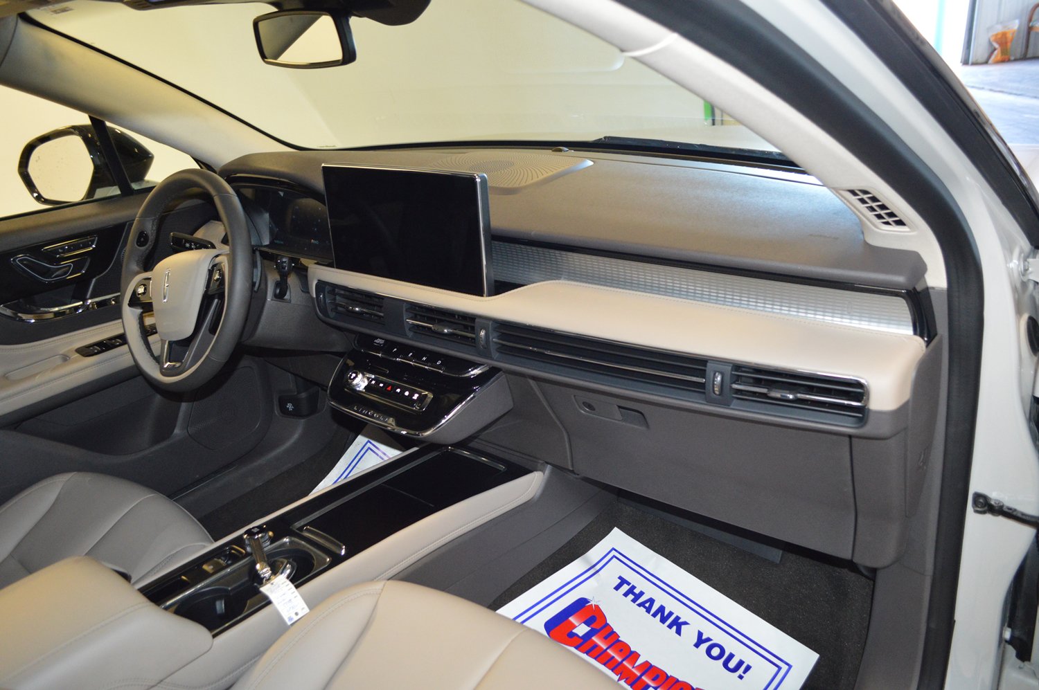 Used 2023 Lincoln Corsair FWD image 10