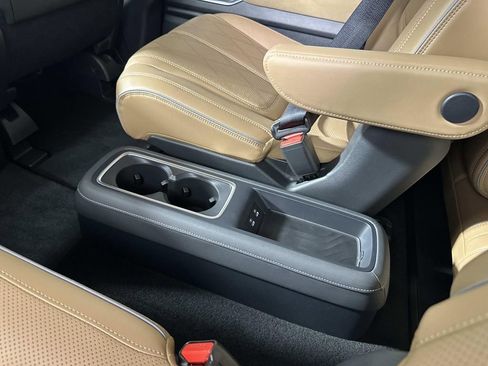 New 2025 INFINITI QX80 Sensory image 19