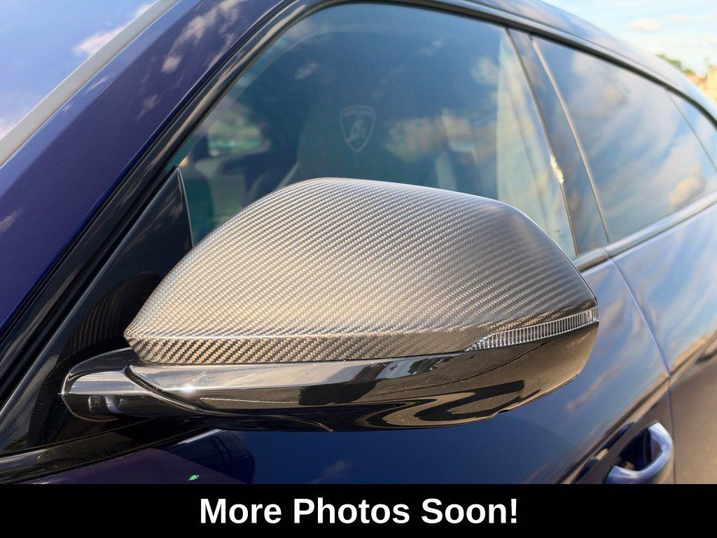Used 2025 Lamborghini Urus SE AWD/4WD image 11