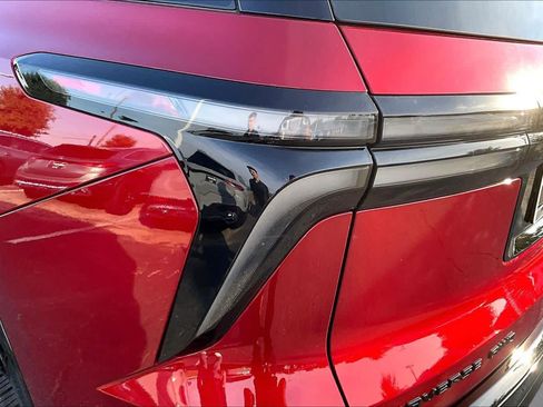 Used 2025 Chevrolet Traverse RS w/ LPO, Floor Liner Package AWD/4WD image 29
