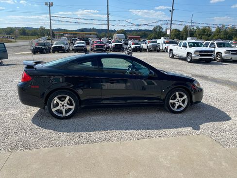 Used 2009 Pontiac G5 GT image 2