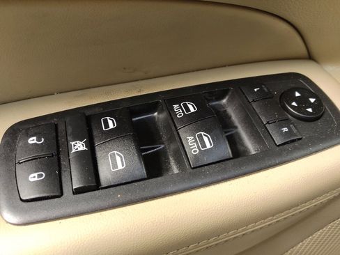 Used 2018 Jeep Grand Cherokee Limited image 27