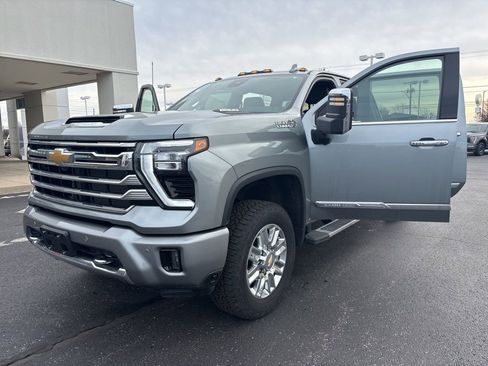 Used 2024 Chevrolet Silverado 3500 High Country w/ High Country Premium Package image 21