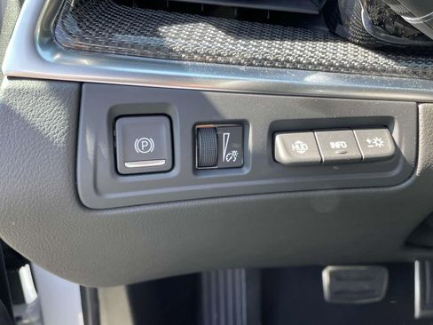 New 2025 Cadillac XT5 Sportv w/ LPO, Onyx Lite Package image 23