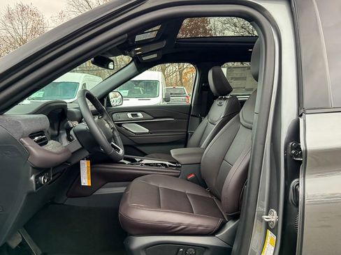 New 2026 Ford Explorer Platinum image 23