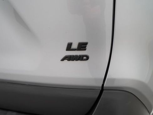 Used 2022 Toyota RAV4 LE image 76