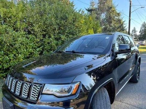 Used 2021 Jeep Grand Cherokee Laredo X AWD/4WD image 8