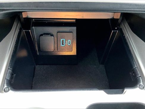 Used 2023 Ford Explorer XLT w/ Equipment Group 202A image 15