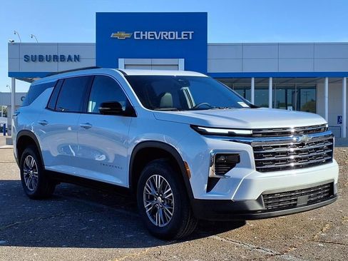 New 2026 Chevrolet Traverse LT w/ Driver Confidence Package image 3