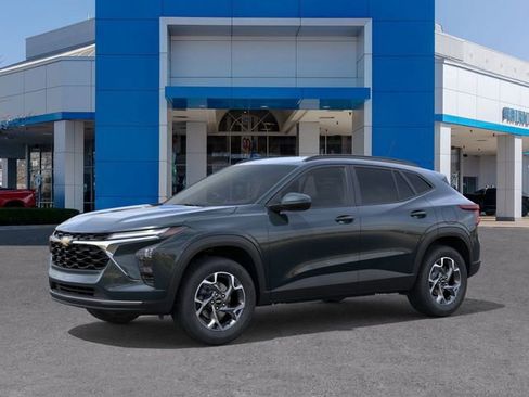 New 2026 Chevrolet Trax LT image 2