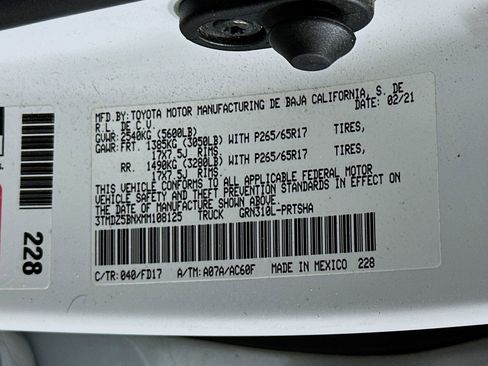 Used 2021 Toyota Tacoma TRD Sport AWD/4WD image 32