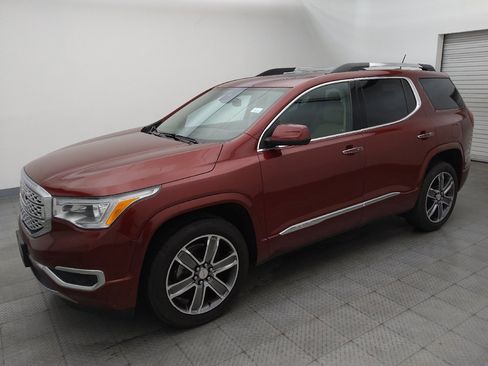 Used 2017 GMC Acadia Denali w/ Technology Package FWD image 2