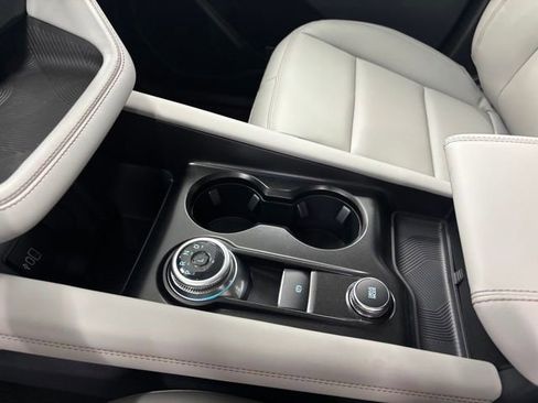 New 2026 Ford Explorer Active w/ Active Comfort Package image 10