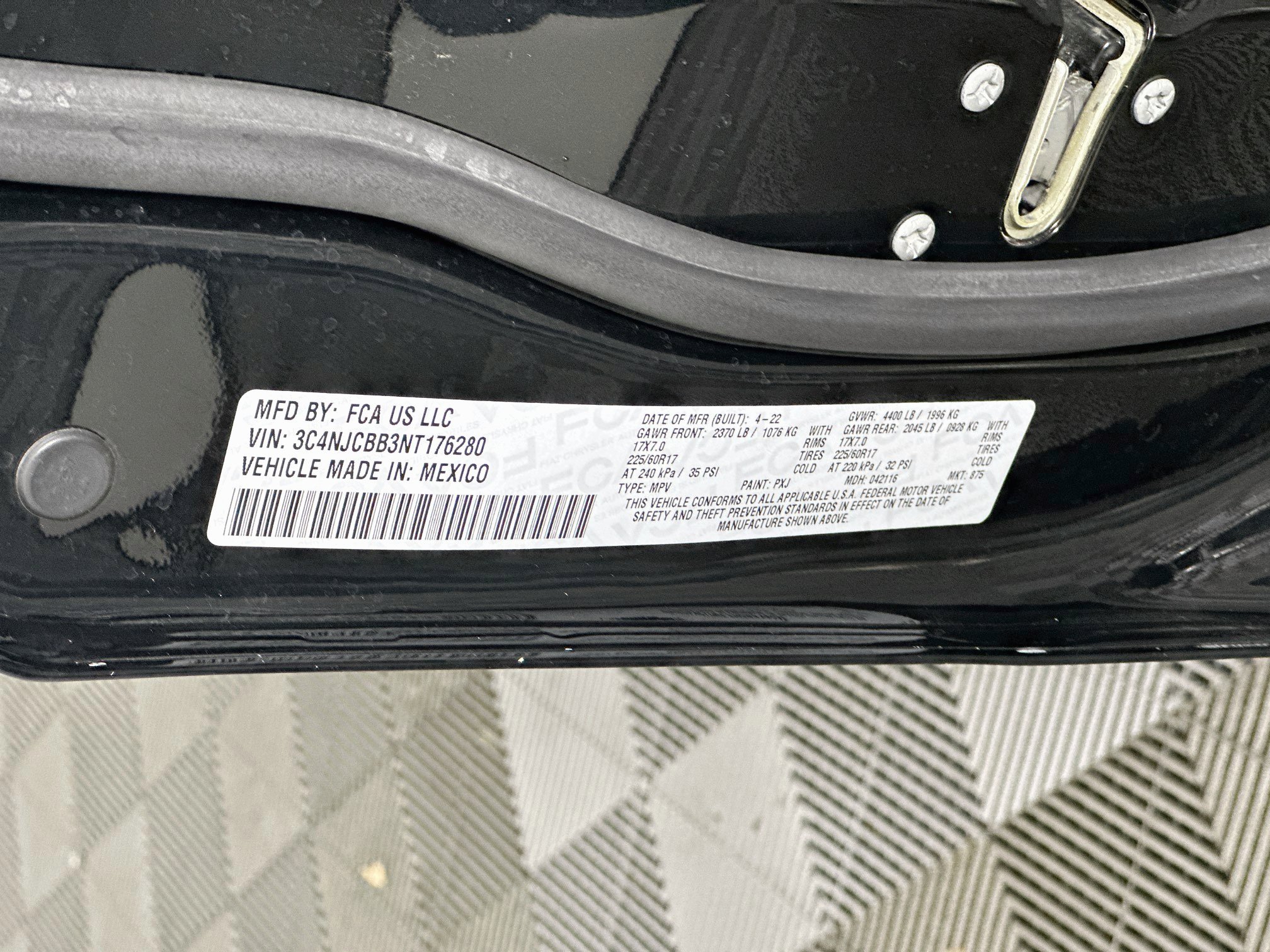 Used 2022 Jeep Compass Latitude FWD image 12