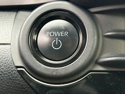 Used 2023 Toyota Crown Limited image 33