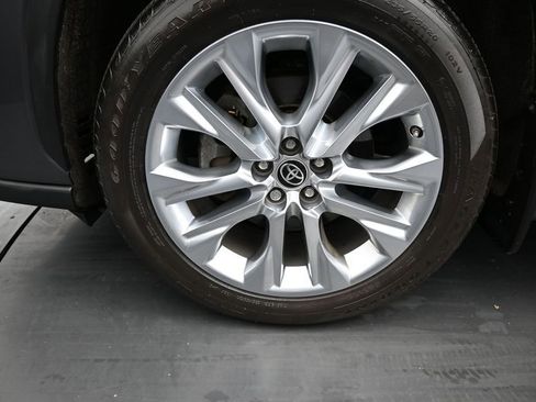 Used 2021 Toyota Highlander Limited AWD/4WD image 10