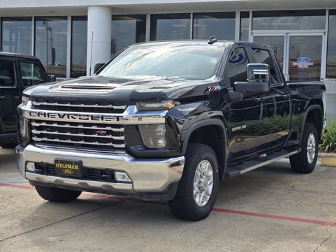 Used 2022 Chevrolet Silverado 2500 LT w/ Convenience Package AWD/4WD image 2