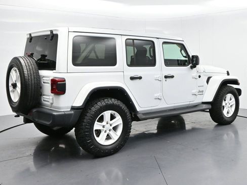 Used 2022 Jeep Wrangler Unlimited Sahara w/ LED Lighting Group AWD/4WD image 7