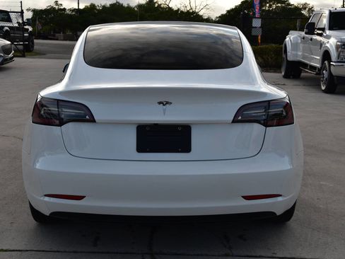 Used 2023 Tesla Model 3 Standard Range image 6