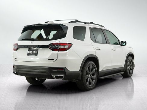 Used 2023 Honda Pilot Sport image 5