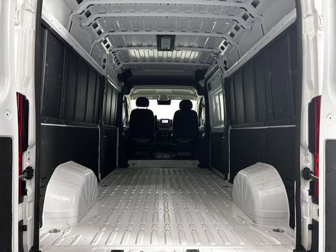 Used 2026 RAM ProMaster 2500 w/ Convenience Group FWD image 7