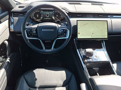 Used 2025 Land Rover Range Rover Sport SE AWD/4WD image 12