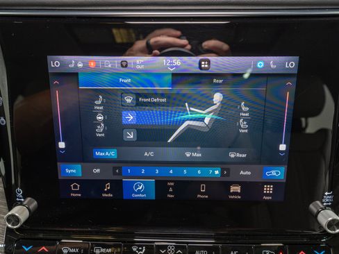 Used 2022 Jeep Wagoneer Series III w/ Premium Group I AWD/4WD image 22