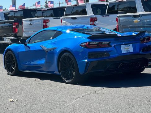 Used 2024 Chevrolet Corvette Z06 RWD image 7