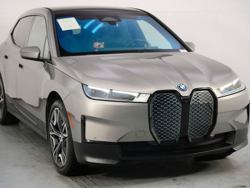 Used 2022 BMW iX xDrive50 w/ Premium Package image 58