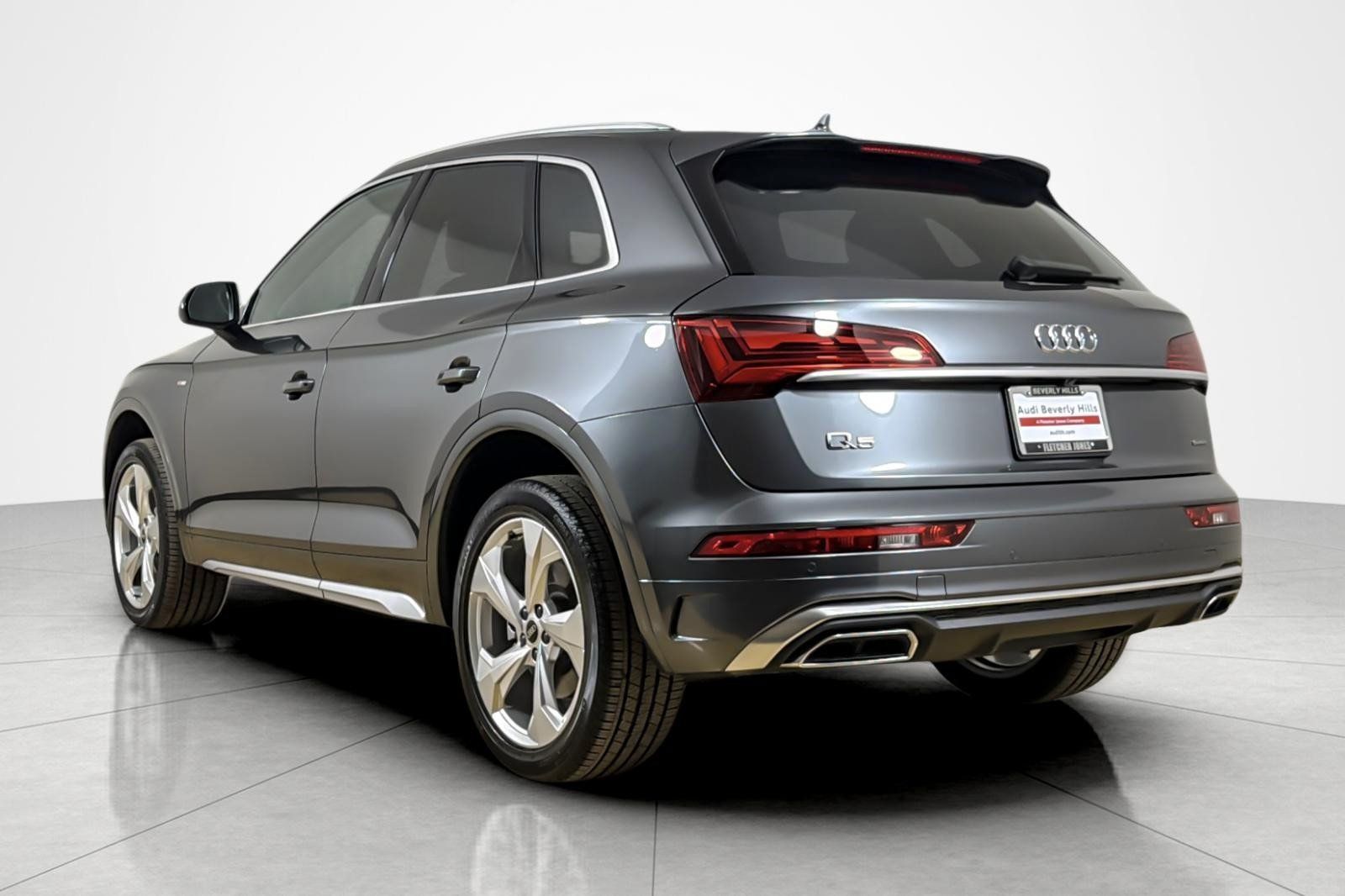Used 2023 Audi Q5 2.0T Premium Plus w/ Premium Plus Package AWD/4WD image 3